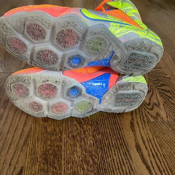 Nike LeBron 12 - Picture 6 of 7